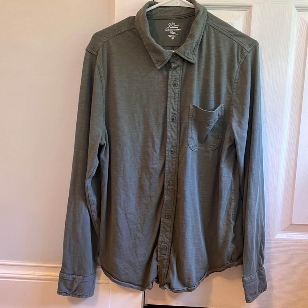 J crew mens médium knit button down shirt.